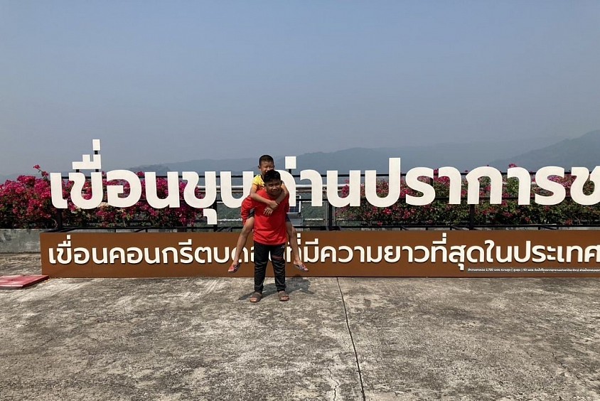 บริการเหมารถไปตามสถานที่ท่องเที่ยวต่างๆทั่วไทย โทร. 0923525476